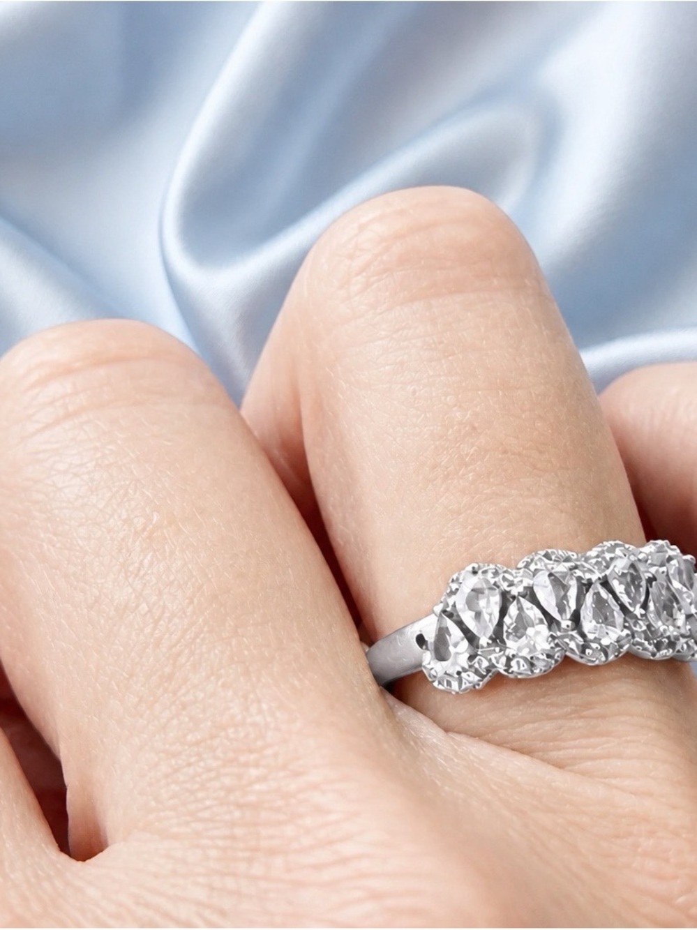 Genuine white sapphire ring, 925 over Sterling Silver setting. BRAND NEW!